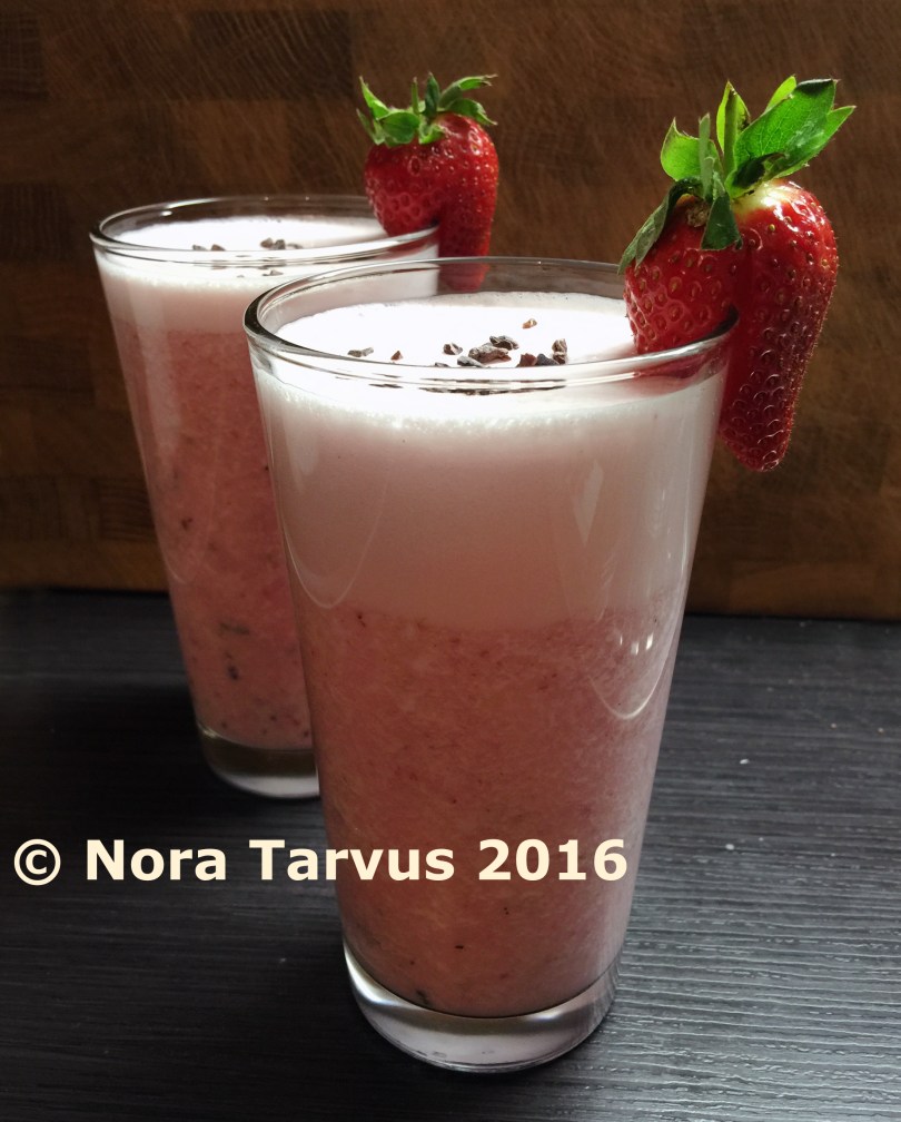 HealthyStrawberryMilkshake925
