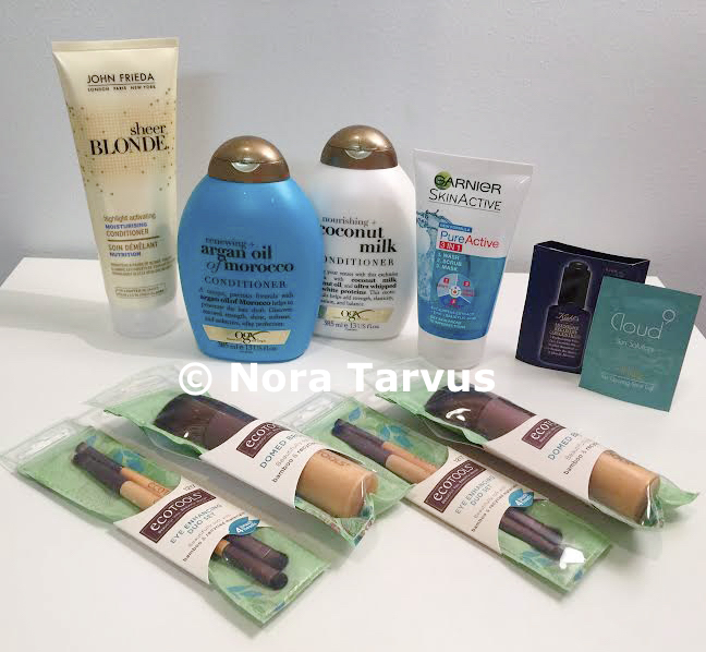 shoppingcosmeticsandbrushes