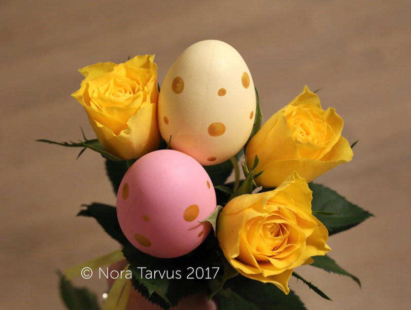 HappyEasterEggsRoses1061 kopio