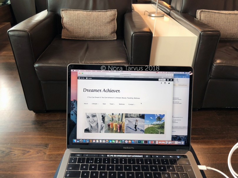 BlogginginGenevaAirport