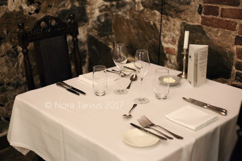 MustaHaerkaeReviewKuopio16b