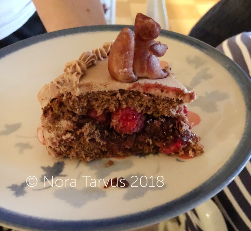 Fall Cake Inspiration - Squirrel Cake22