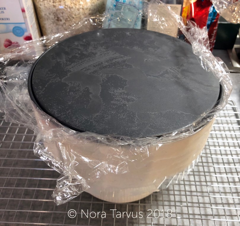 RaspberryMirrorCakeGlazeFrozen1