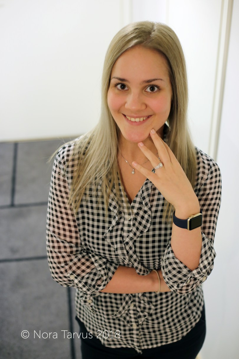 SmartCasualDinnerWoman2copy