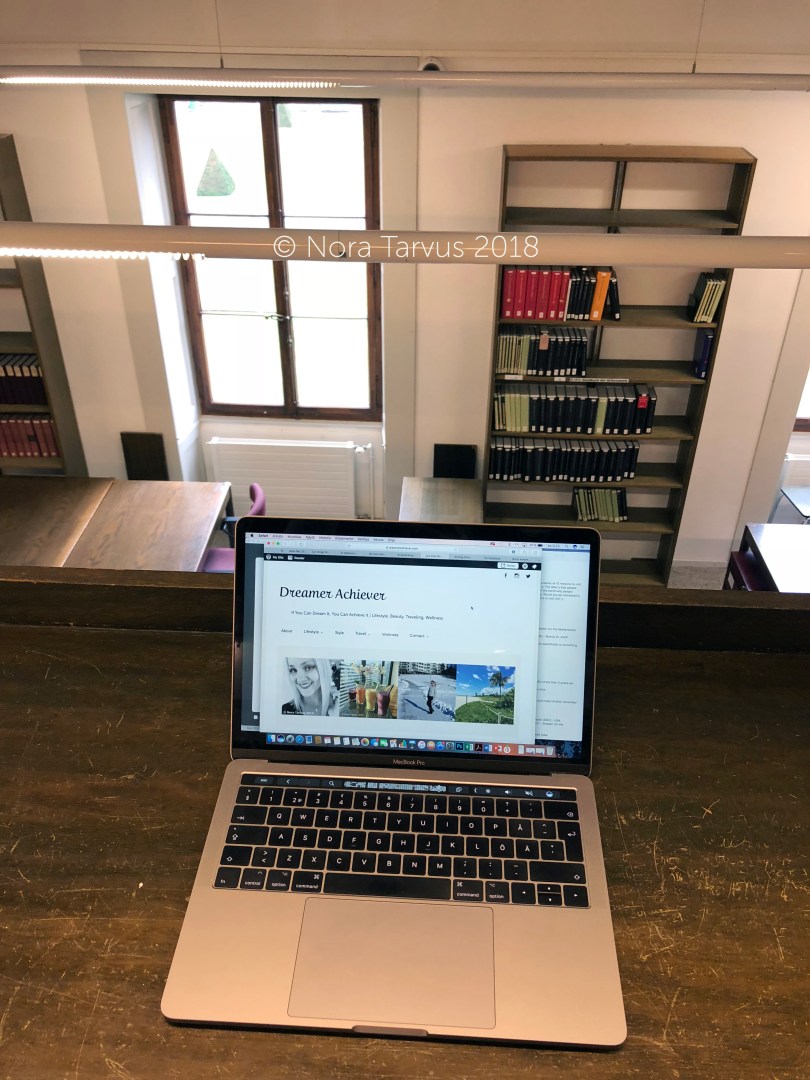 BlogginginaLibraryinGeneva