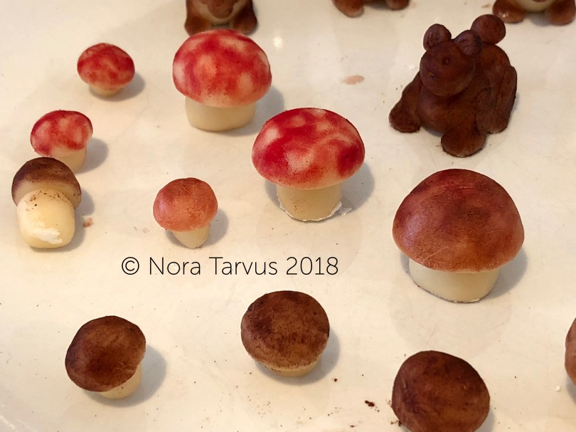 Fall Cake Inspiration - Squirrel Cake87